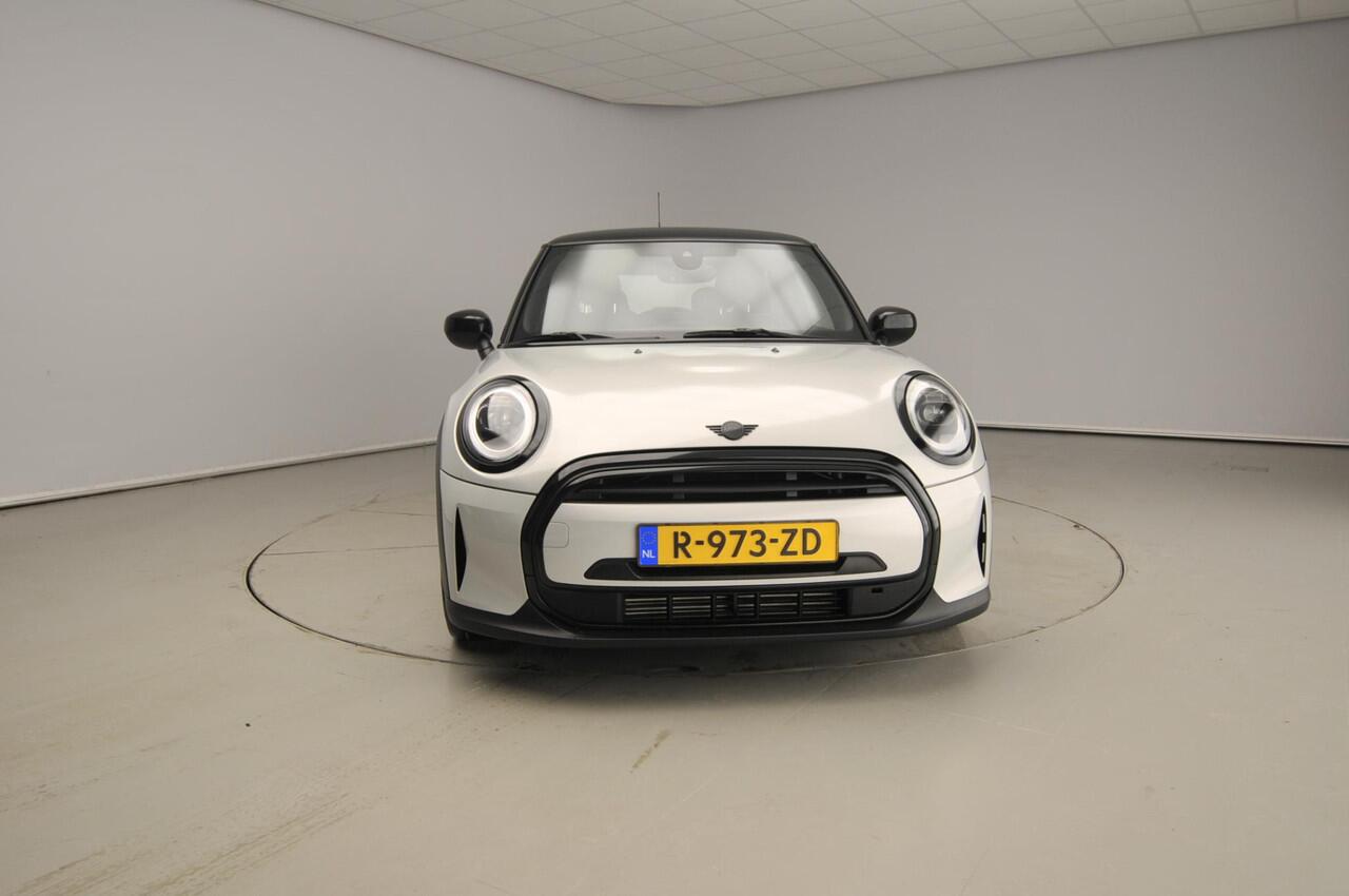 Mini COOPER 3-deurs Camden Go Edition / Automaat / Leder / Sportstoelen / LED / Stoelverwarming / Climate / Alu wielen 17 inch black