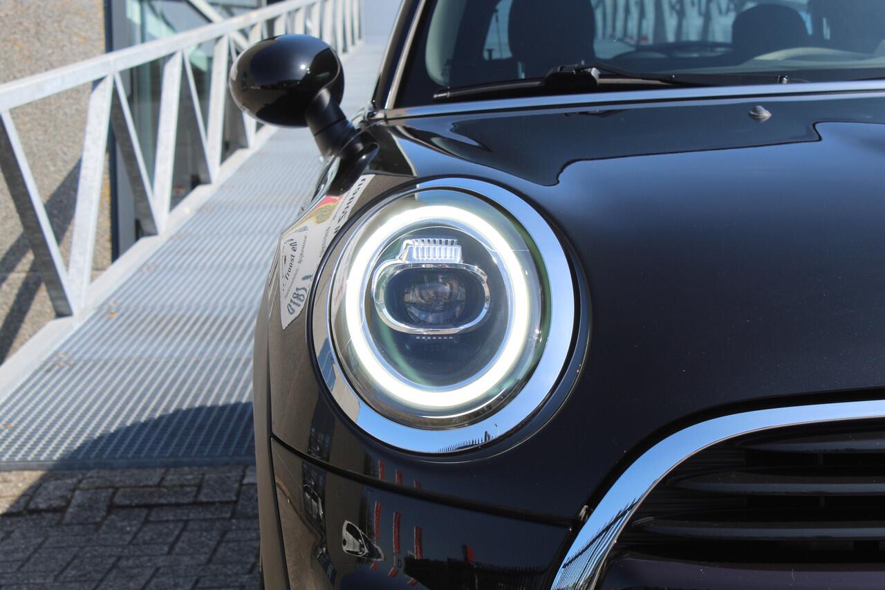 Mini COOPER Mini 1.5 JCW pakket/AUTOMAAT/Navigatie/Achteruitrijcamera/Parkeersensoren/Bluetooth/Keyless/Cruise control/Climate control/Apple carplay/17'' Lichtmetalen velgen/LED koplampen/Multifunctioneel stuurwiel/Spraakbediening/Elektrisch inklapbare spiegels/Ele