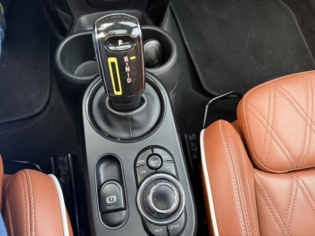 Mini COOPER E S 184PK 33kWh 100% SoH Voll leder interieur BRUIN, PANO, H-K Audio Camera APPLE CARPLAY