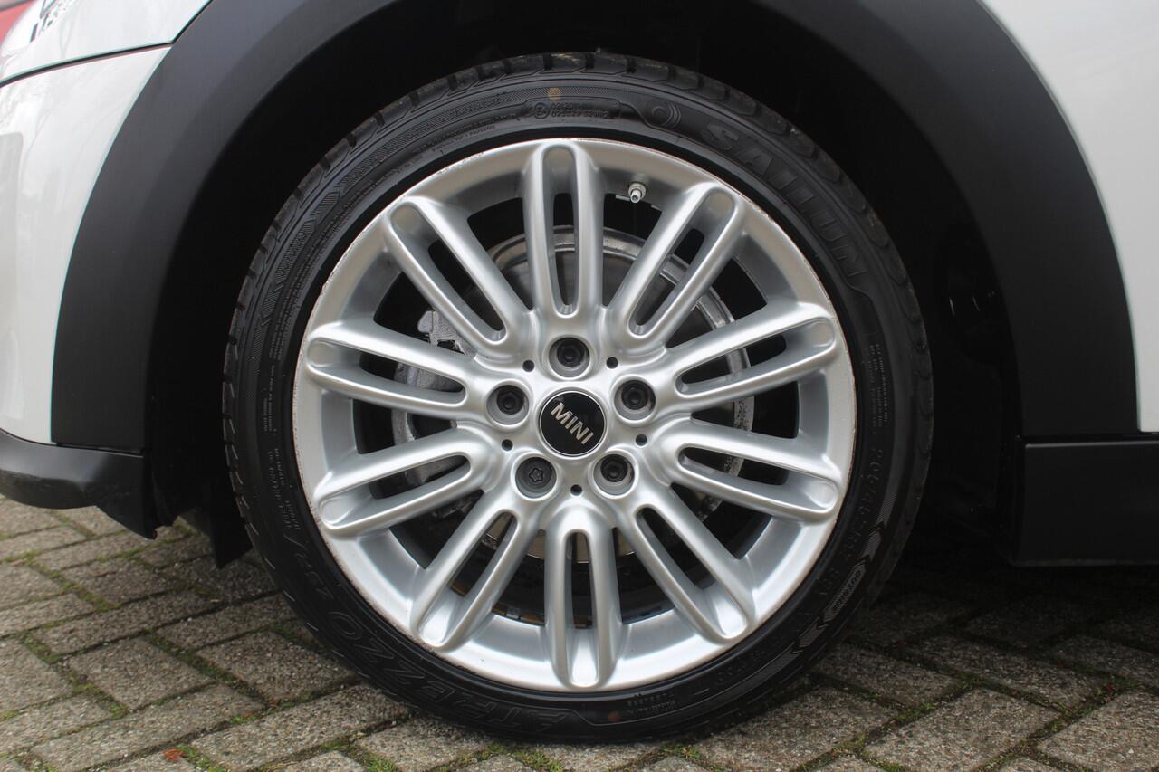 Mini COOPER Mini 1.5 Camden Go Edition Stoelverwarming l Apple carplay/ Android auto l Cruise control l Sfeerverlichting VDL auto