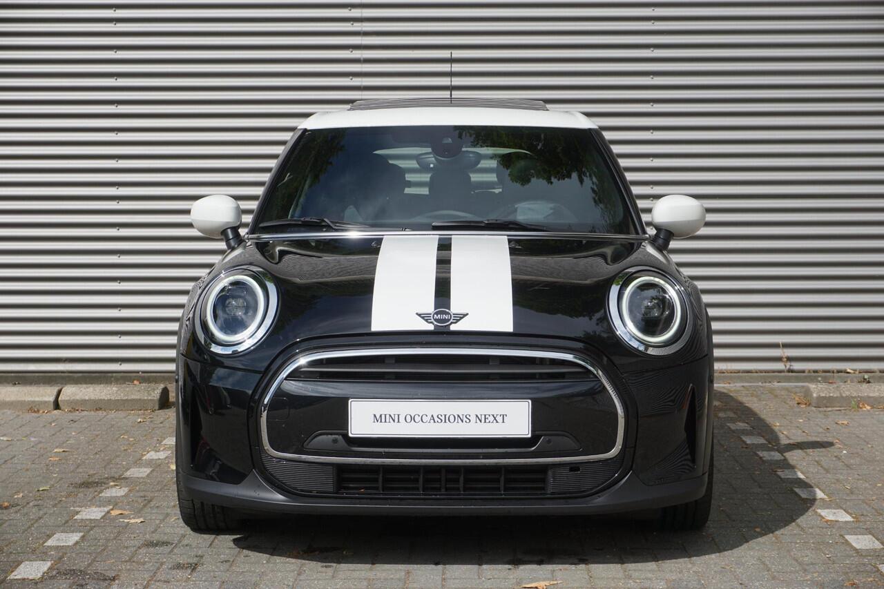 Mini COOPER 5-deurs C MINI Yours Uitvoering | 17" LM Roulette Spoke two-tone | Glazen panoramadak | Achteruitrijcamera | Driving Assistant
