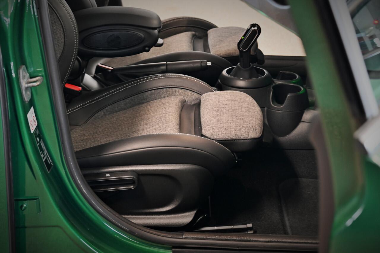 Mini COOPER Mini automaat 1.5 Business Edition AUTOMAAT / Harman Kardon