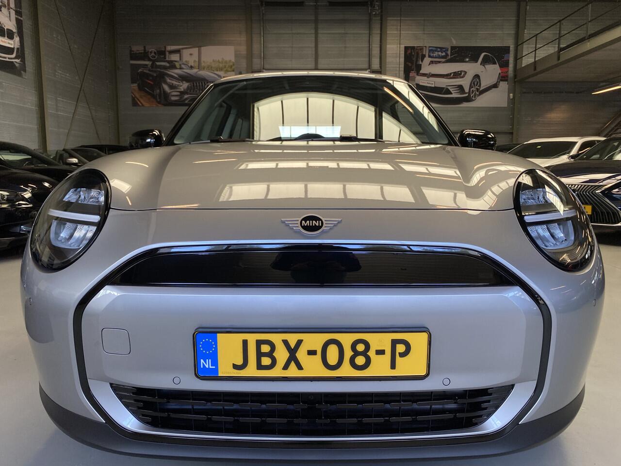 Mini COOPER Mini E Essential 40.7 kWh Nieuw, 17INCH