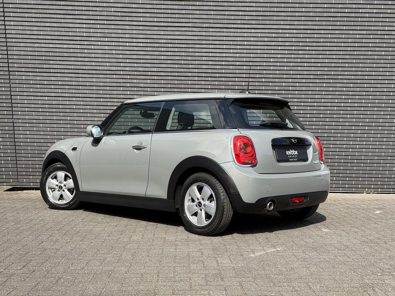 Mini COOPER Hatchback 3 deurs / Airconditioning / Elektrisch Pakket / DAB / 15 Inch / Chrome Line