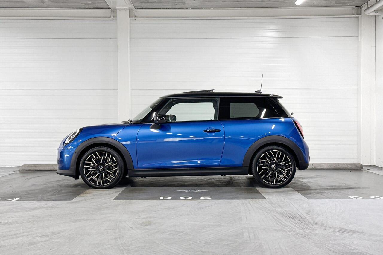 Mini COOPER C | Favoured uitvoering | Pakket M | 18" Night Flash Spoke 2-tone | Selections