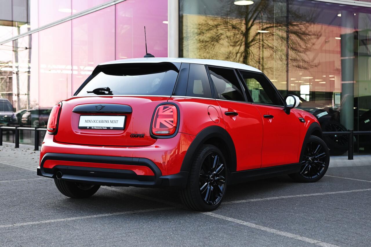 Mini COOPER Hatchback Camden Classic Automaat / Sportstoelen / LED / Cruise Control / Leder / Navigatie