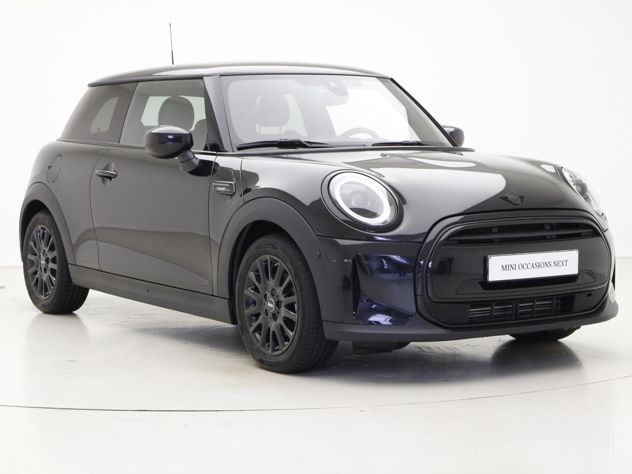 Mini COOPER 3-deurs Camden Edition | Camera | Stoelverwarming | Privacy glass | Piano Black exterior |