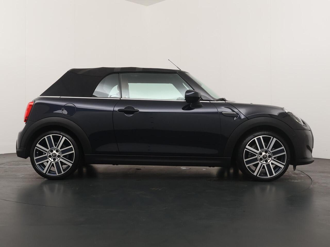 Mini COOPER Cabrio MINI Yours | Achteruitrijcamera | Stoelverwarming | Head-Up | Keyless Entry |