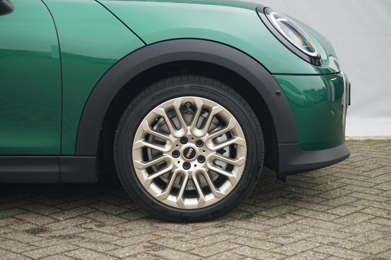 Mini COOPER 3-Deurs C Favoured / Panorama Dak / Stoel en Stuurverwarming