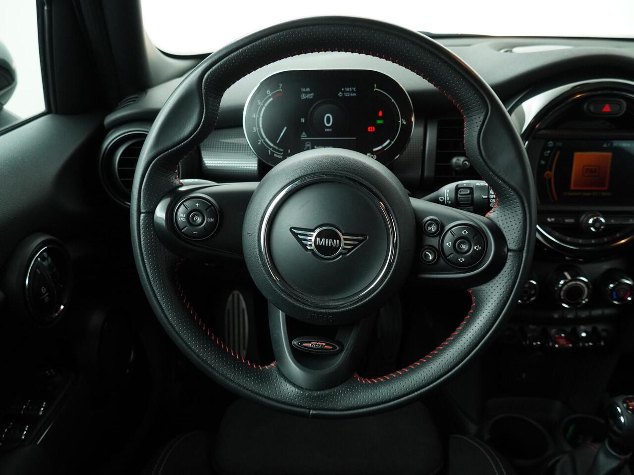 Mini COOPER 5-deurs Chili | JCW-trim | NAVI | CRUISE |