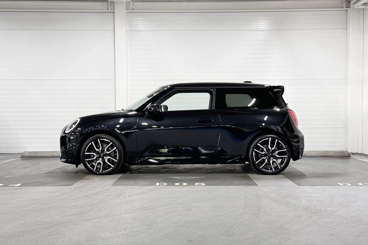 Mini COOPER E | John Cooper Works uitvoering | Pakket XL | 18" John Cooper Works Lap Spoke two-tone | Selections