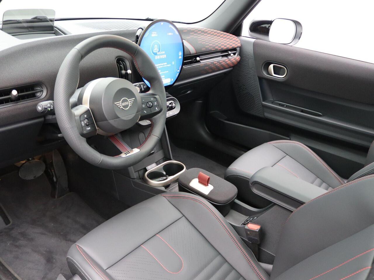 Mini COOPER 3-Deurs John Cooper Works + Pakket M + Driving Assistant + Glazen panoramadak + Parking Assistant + 17''