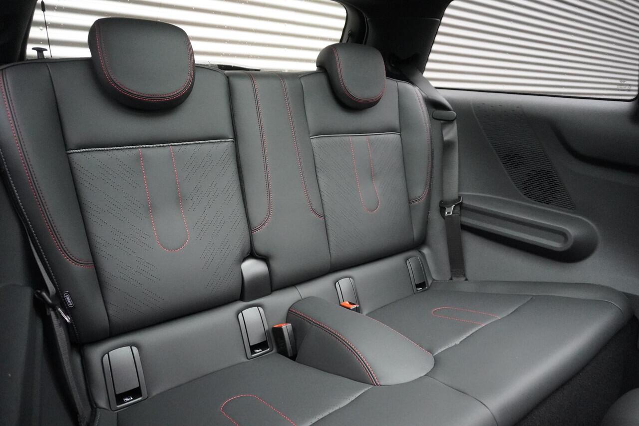 Mini COOPER 3-deurs C John Cooper Works Uitvoering | Pakket XL | Glazen panoramadak | Driving Assistant Plus | Parking Assistant Plus | HIFI System Harman Kardon