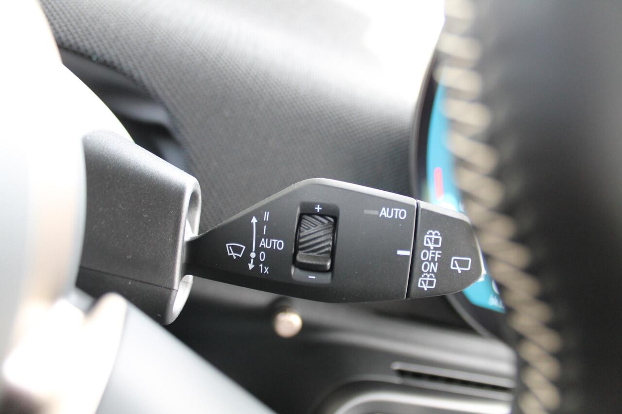 Mini COOPER Hatchback E Classic / LED / Head-Up / Parking Assistant / Comfort Access / Driving Assistant