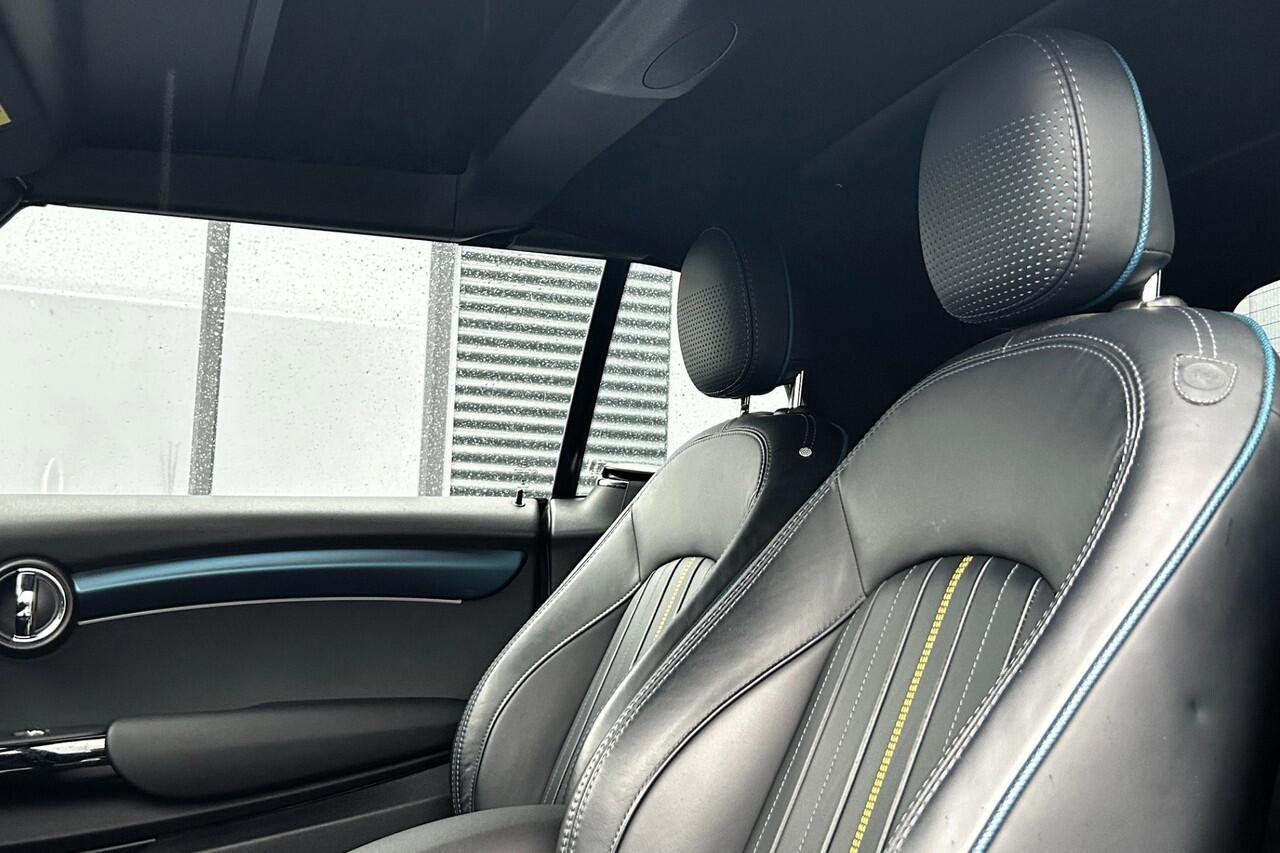 Mini COOPER Mini Cabrio 1.5 Sidewalk Edition LEER LED CAMERA 25461KM!