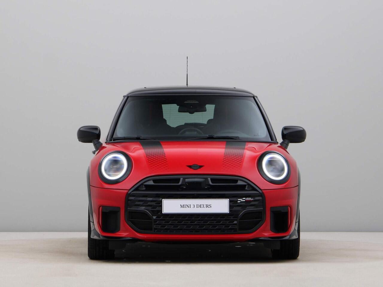 Mini COOPER John Cooper Works Pakket XL | Driving Assistent Professional | Stoelverwarming | Comfort Access | Achteruitrijcamera | Massagefunctie |