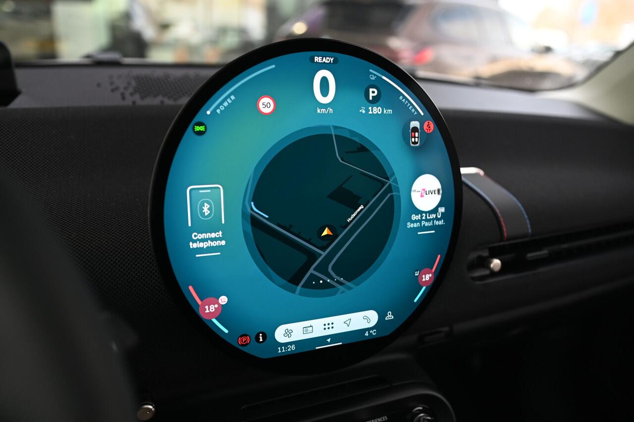 Mini COOPER Hatchback E / Classic / Pakket L / 17" Parallel Spoke 2-tone