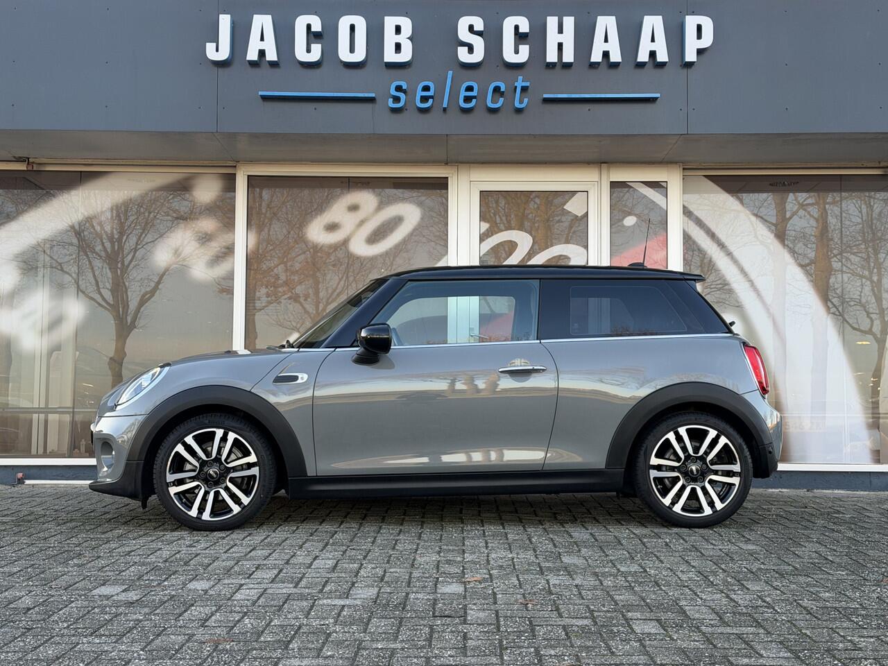 Mini COOPER Mini 1.5 Chili Automaat / Carplay / Panoramadak / Navi / 17" LM / PDC v+a