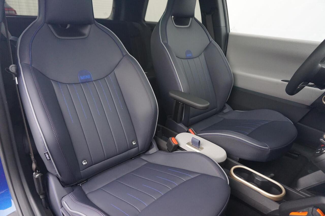 Mini COOPER E Favoured Trim | Pakket L | Comfort Access | Panoramadak | Stoel & Stuurverwarming | Harman Kardon | Head-Up Display | Driving Assistant | Parking Assistant Plus