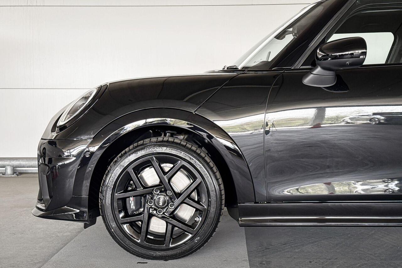 Mini COOPER 5-deurs 1.5 Cooper C John Cooper Works | Glazen panoramadak | Pakket XL