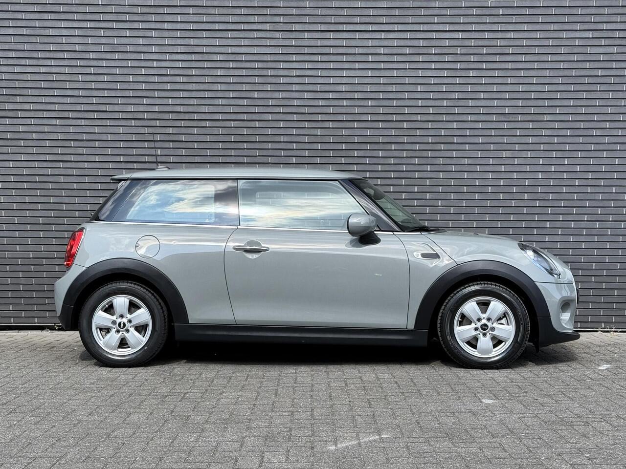 Mini COOPER Hatchback 3 deurs / Airconditioning / Elektrisch Pakket / DAB / 15 Inch / Chrome Line