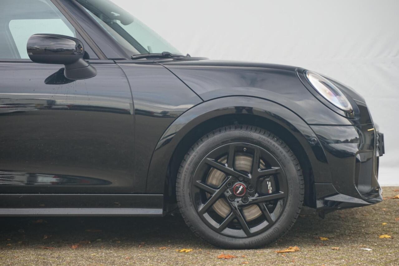 Mini COOPER 5-deurs | John Cooper Works Trim | Pakket M | Panoramadak | Head-Up Display | Driving Assistant | Comfort Access