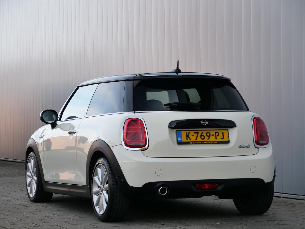 Mini COOPER Mini 1.5 136 Pk Automaat Apple Carplay / Navigatie / PDC / Stoelverwarming