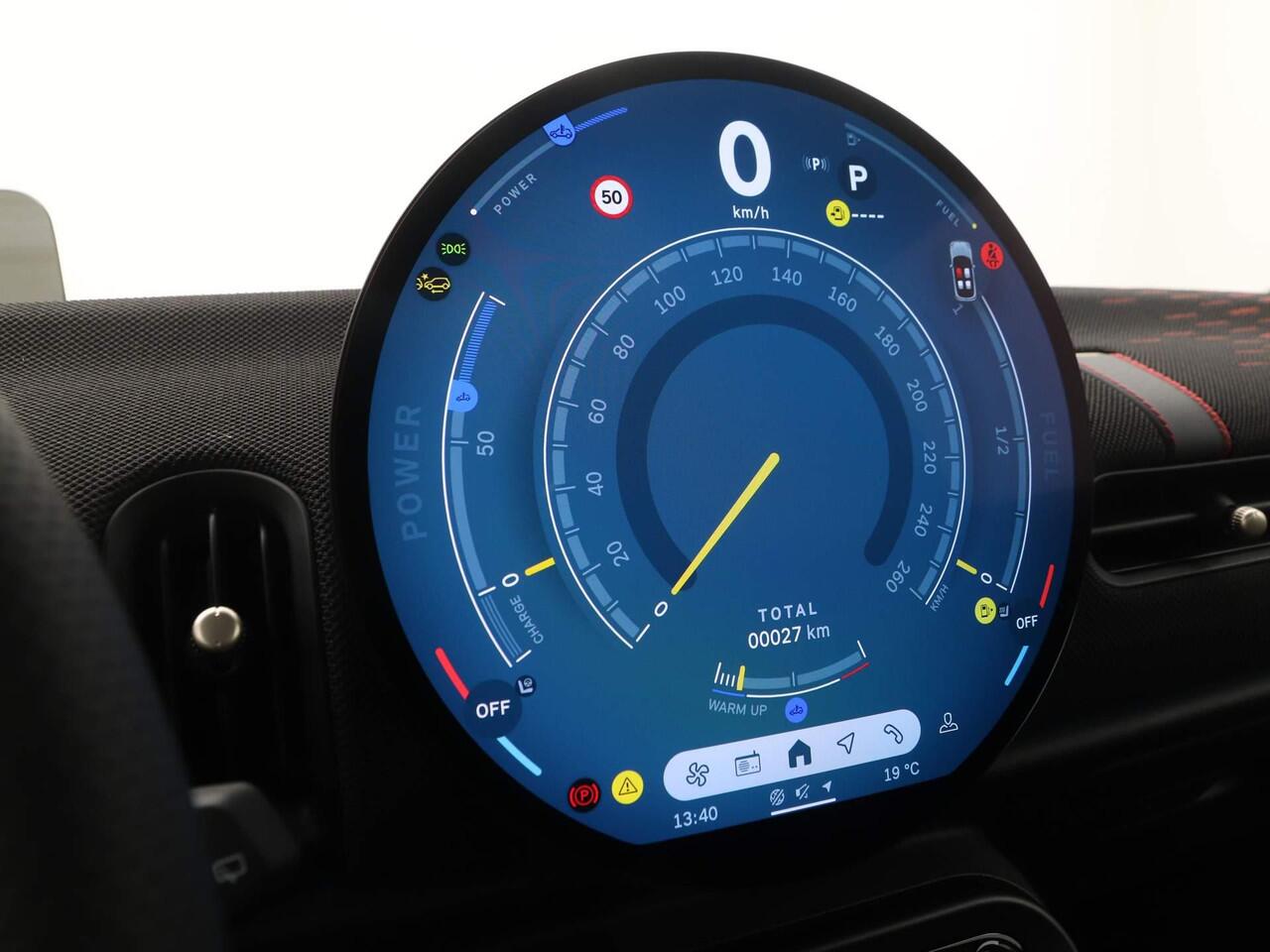 Mini COOPER John Cooper Works Pakket XL | Driving Assistent Professional | Stoelverwarming | Comfort Access | Achteruitrijcamera | Massagefunctie |