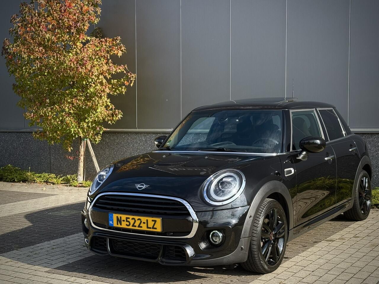 Mini COOPER Mini 1.5 Chili John Cooper Works | Panoramadak | Clima | Carplay | JCW Sportstoelen & Stoelverwarming | PDC | LED | Dealer O.H.