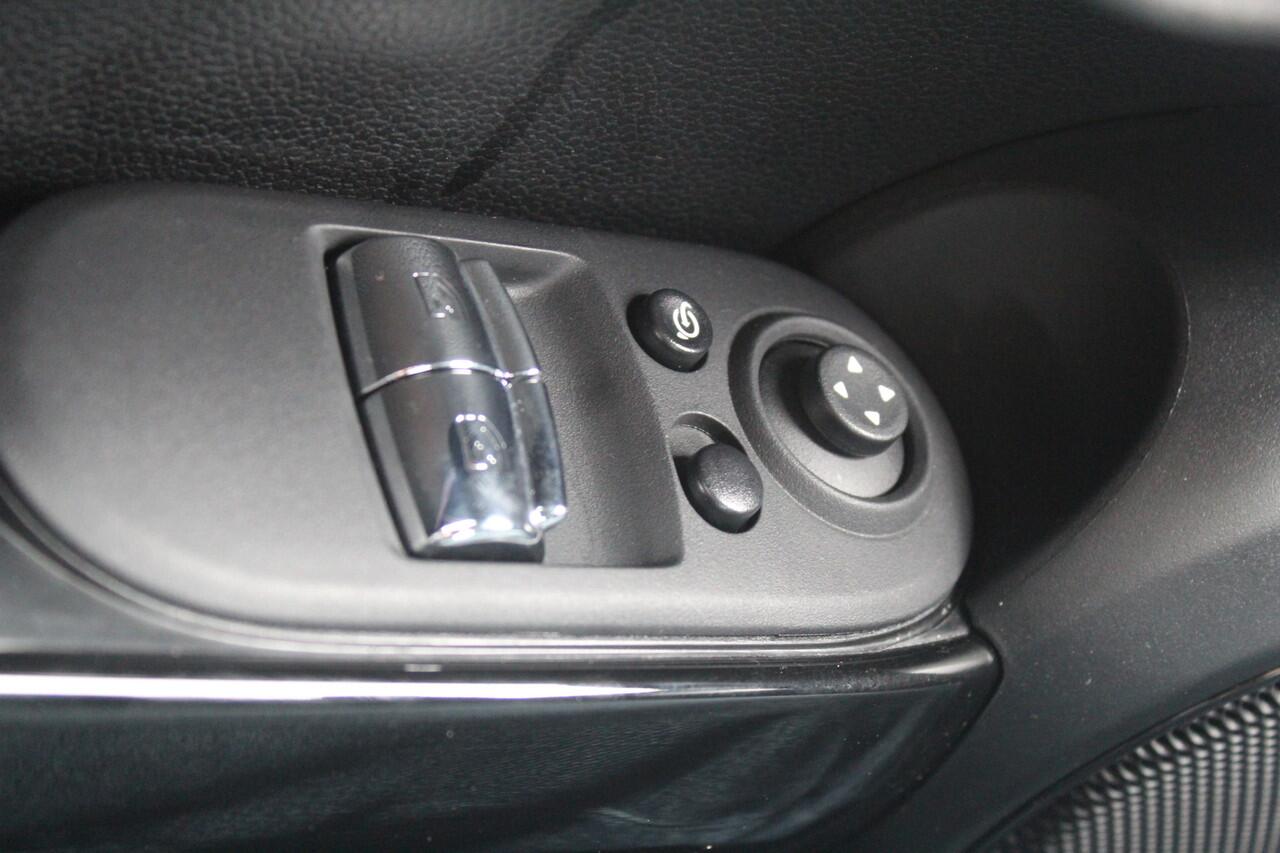 Mini COOPER Mini 1.5 Camden Go Edition Stoelverwarming l Apple carplay/ Android auto l Cruise control l Sfeerverlichting VDL auto