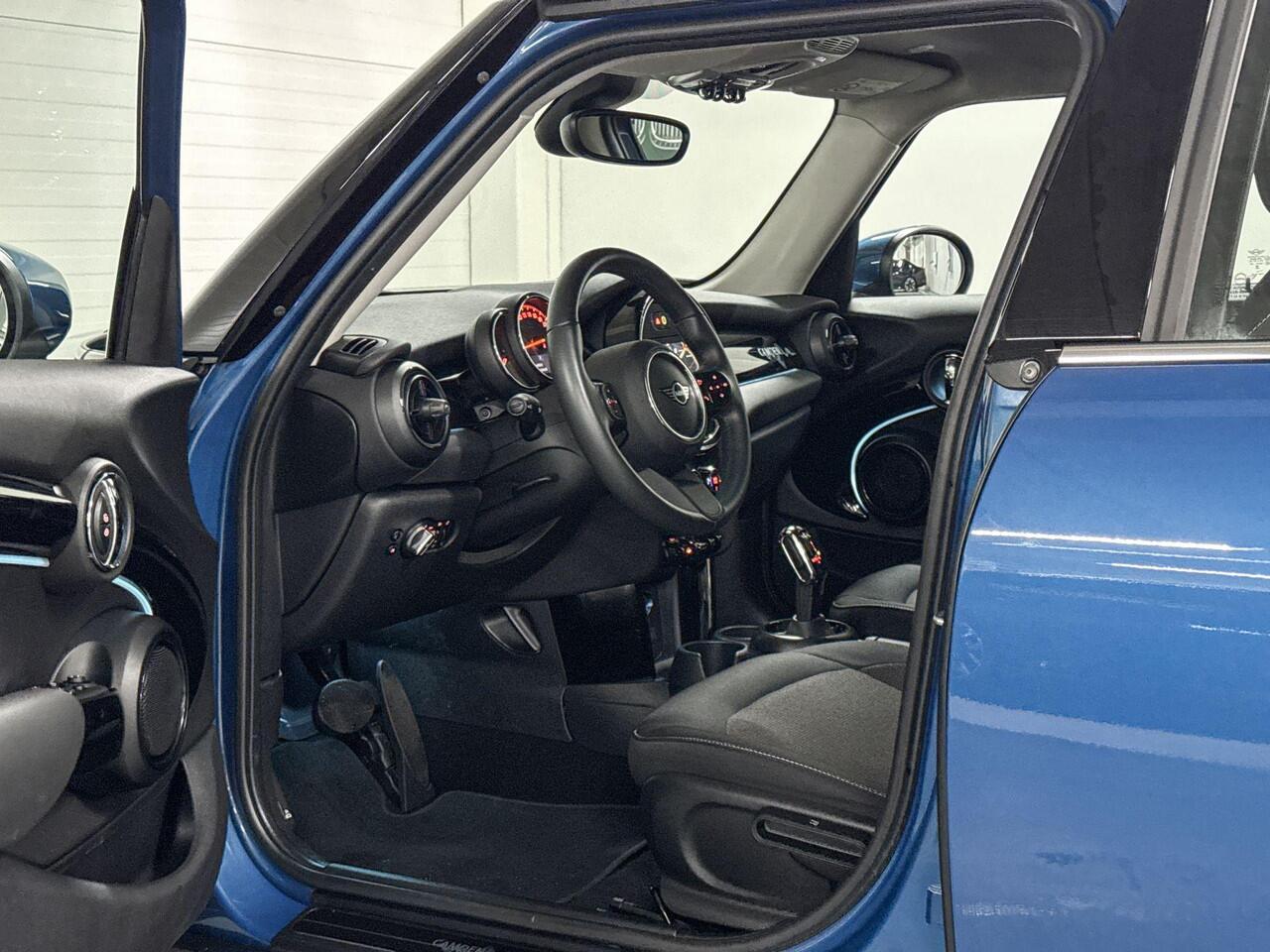 Mini COOPER 5-deurs | Apple Carplay | Parkeersensor | Cruise Control