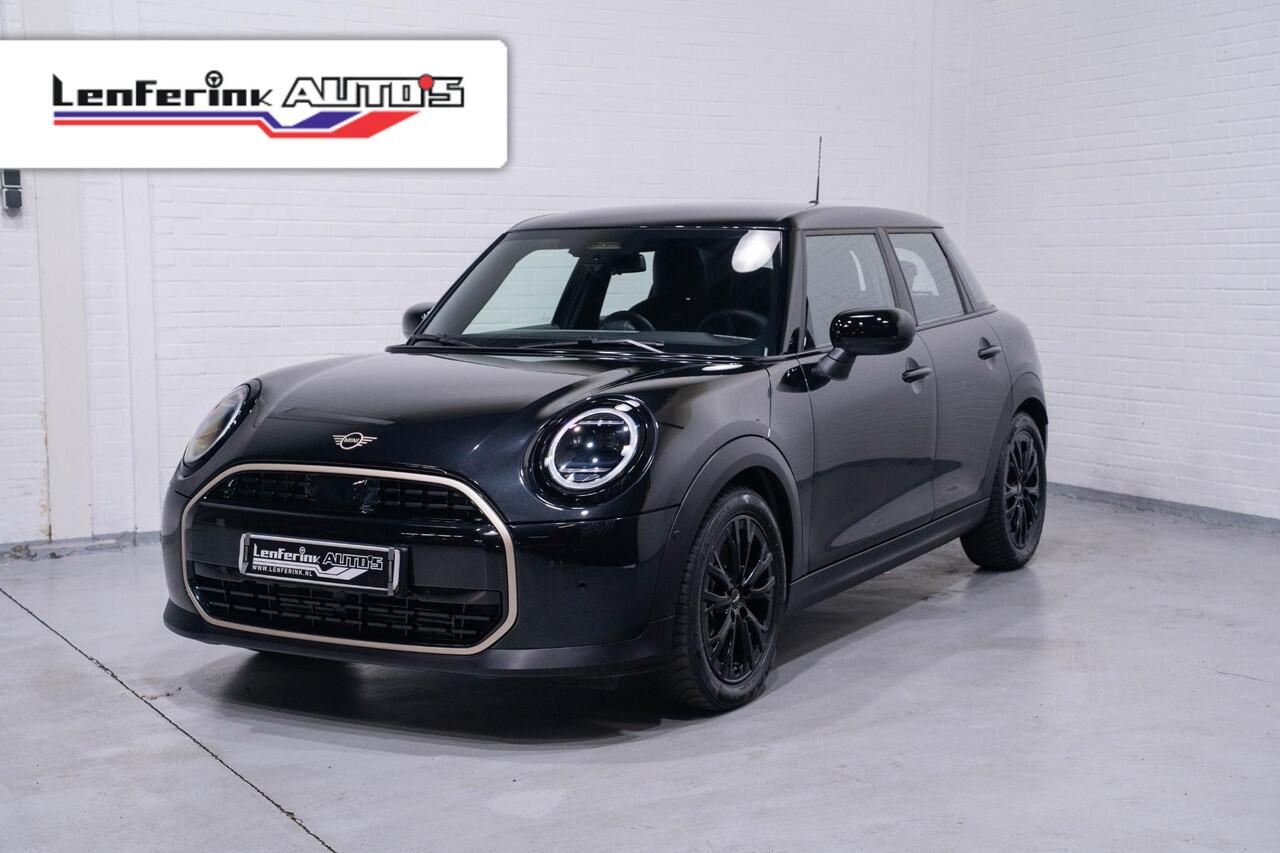 Mini COOPER Mini 1.5 C Classic XS Navi PDC v+a Cruise Camera Lederen bekleding Stoel/stuurverw. Clima Led koplampen Apple Carplay