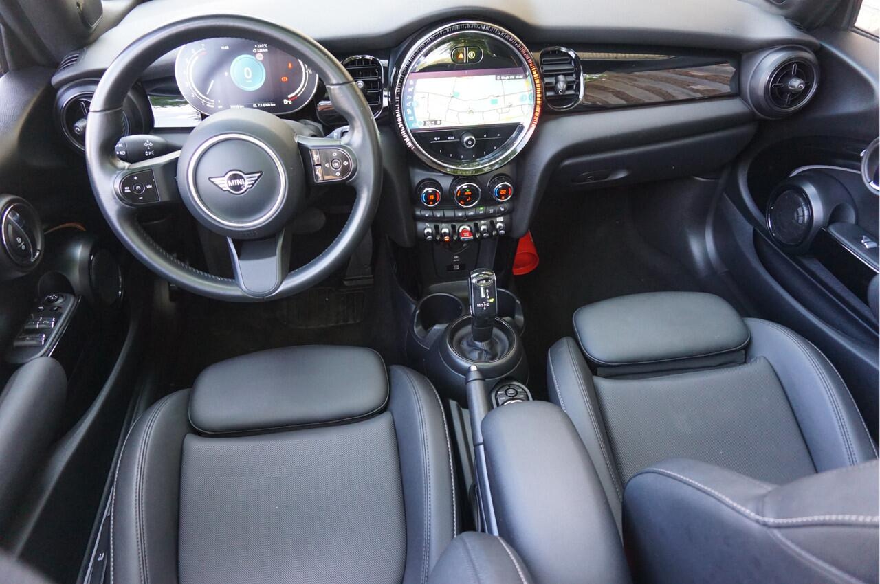 Mini COOPER Cabrio 1.5 Resolute Edition. Navi Leder Camera DAB. Incl. afleverbeurt en 12 mnd Bovag garantie