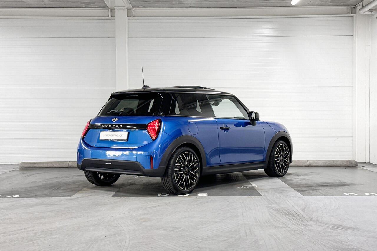 Mini COOPER C | Favoured uitvoering | Pakket M | 18" Night Flash Spoke 2-tone