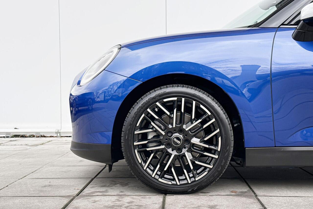 Mini COOPER E Favoured M 40.7 kWh / Selections