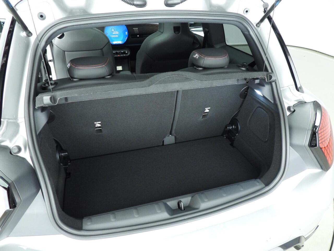 Mini COOPER 3-Deurs C C John Cooper Works Trim / Pakket M / Panoramadak / Park assist / Head-up / Alu wielen 17 inch