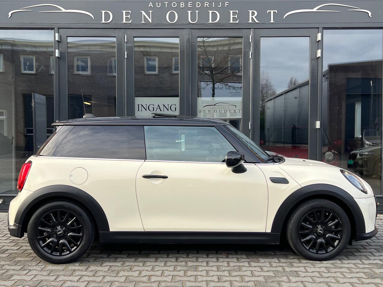 Mini COOPER Mini 1.5 Classic Aut. PANO / CARPLAY / LEER / LED 2022