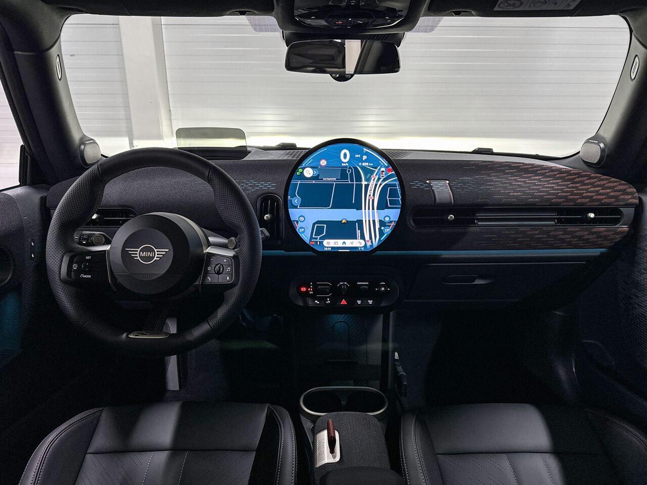 Mini COOPER C | John Cooper Works Uitvoering | Pakket M | 18" John Cooper Works Lap Spoke Jet Black | Selections