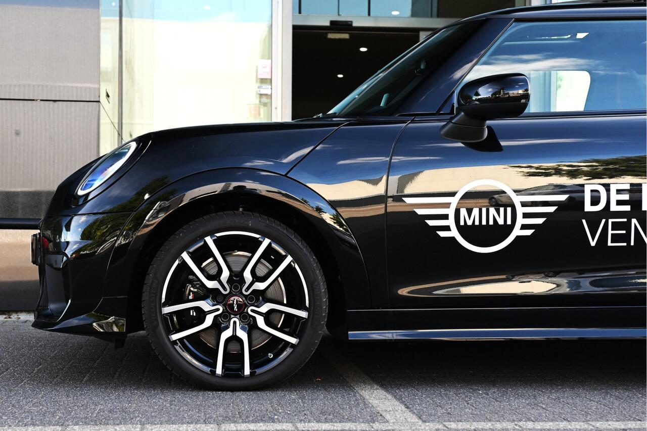 Mini COOPER Hatchback C Automaat / John Cooper Works / Pakket M / 18" JCW Lap Spoke 2-tone