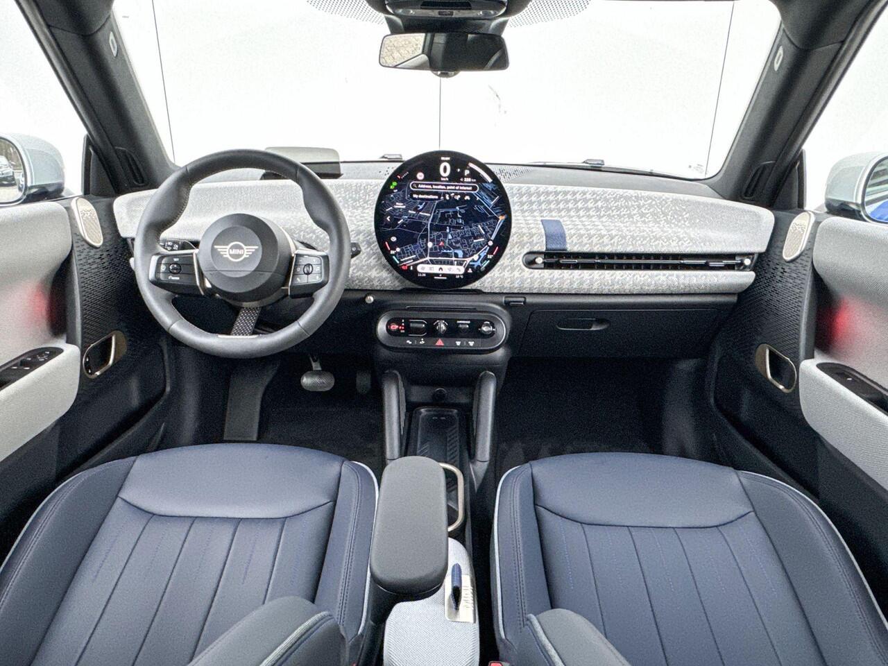 Mini COOPER E Favoured M 40.7 kWh / Selections