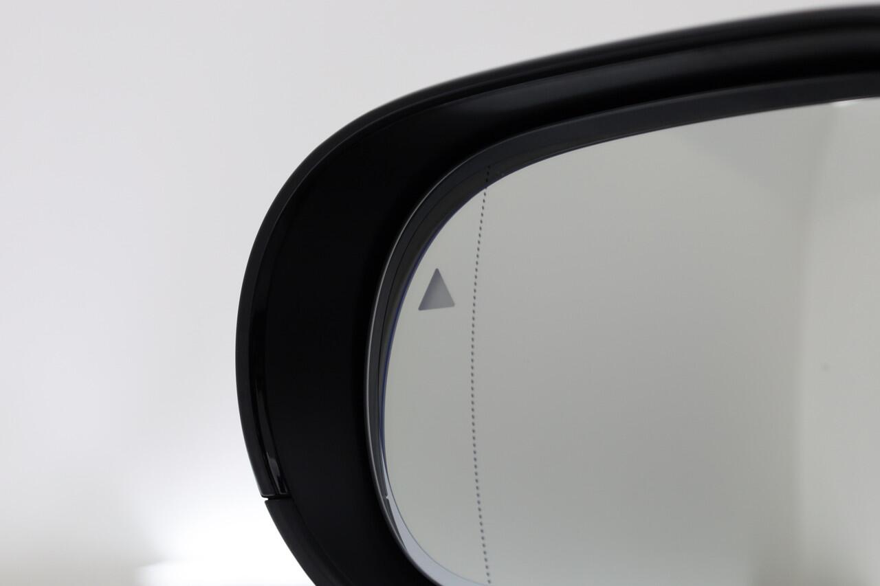 Mini COOPER Mini 1.5 C Classic - Pakket L | Pano | HUD | H&K | Cruise | 360*Camera + PDC | Keyless | Stuur + Stoelverw. | Nav + App.connect | Dodehoek | Acc V