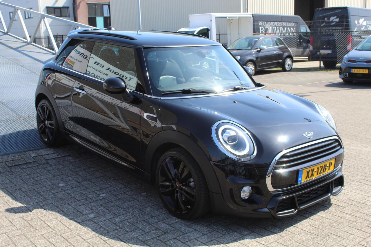 Mini COOPER Mini 1.5 JCW pakket/AUTOMAAT/Navigatie/Achteruitrijcamera/Parkeersensoren/Bluetooth/Keyless/Cruise control/Climate control/Apple carplay/17'' Lichtmetalen velgen/LED koplampen/Multifunctioneel stuurwiel/Spraakbediening/Elektrisch inklapbare spiegels/Ele