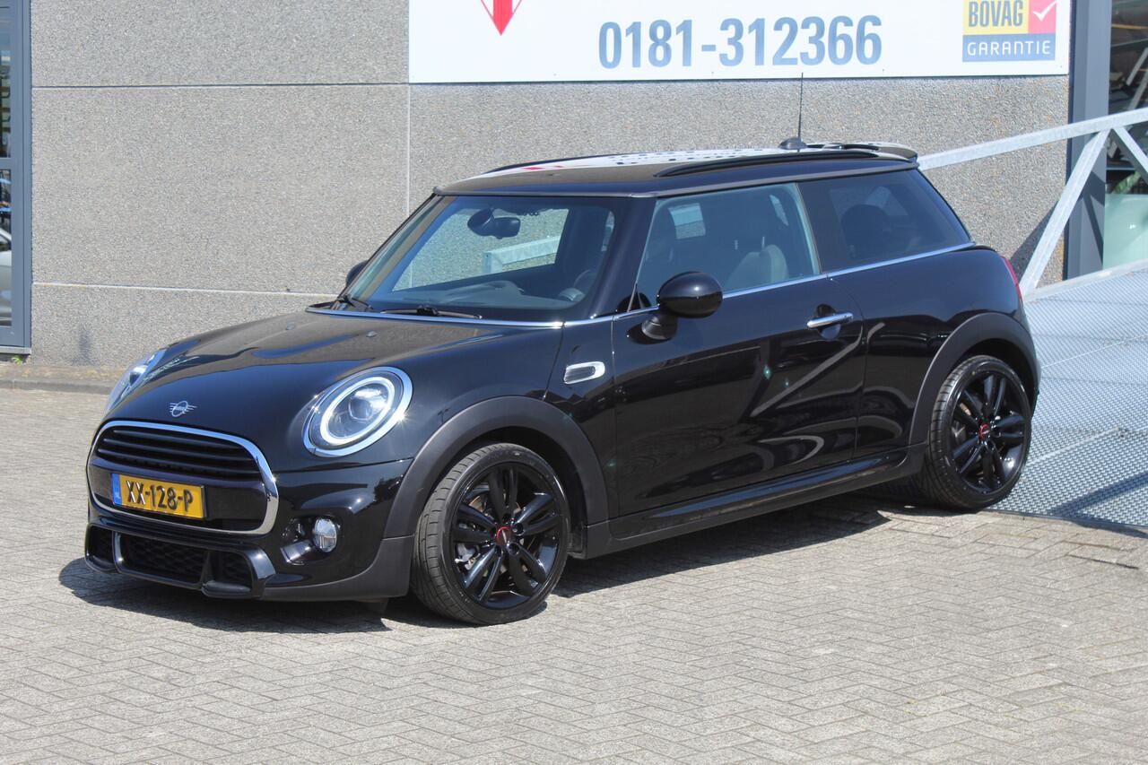 Mini COOPER Mini 1.5 JCW pakket/AUTOMAAT/Navigatie/Achteruitrijcamera/Parkeersensoren/Bluetooth/Keyless/Cruise control/Climate control/Apple carplay/17'' Lichtmetalen velgen/LED koplampen/Multifunctioneel stuurwiel/Spraakbediening/Elektrisch inklapbare spiegels/Ele