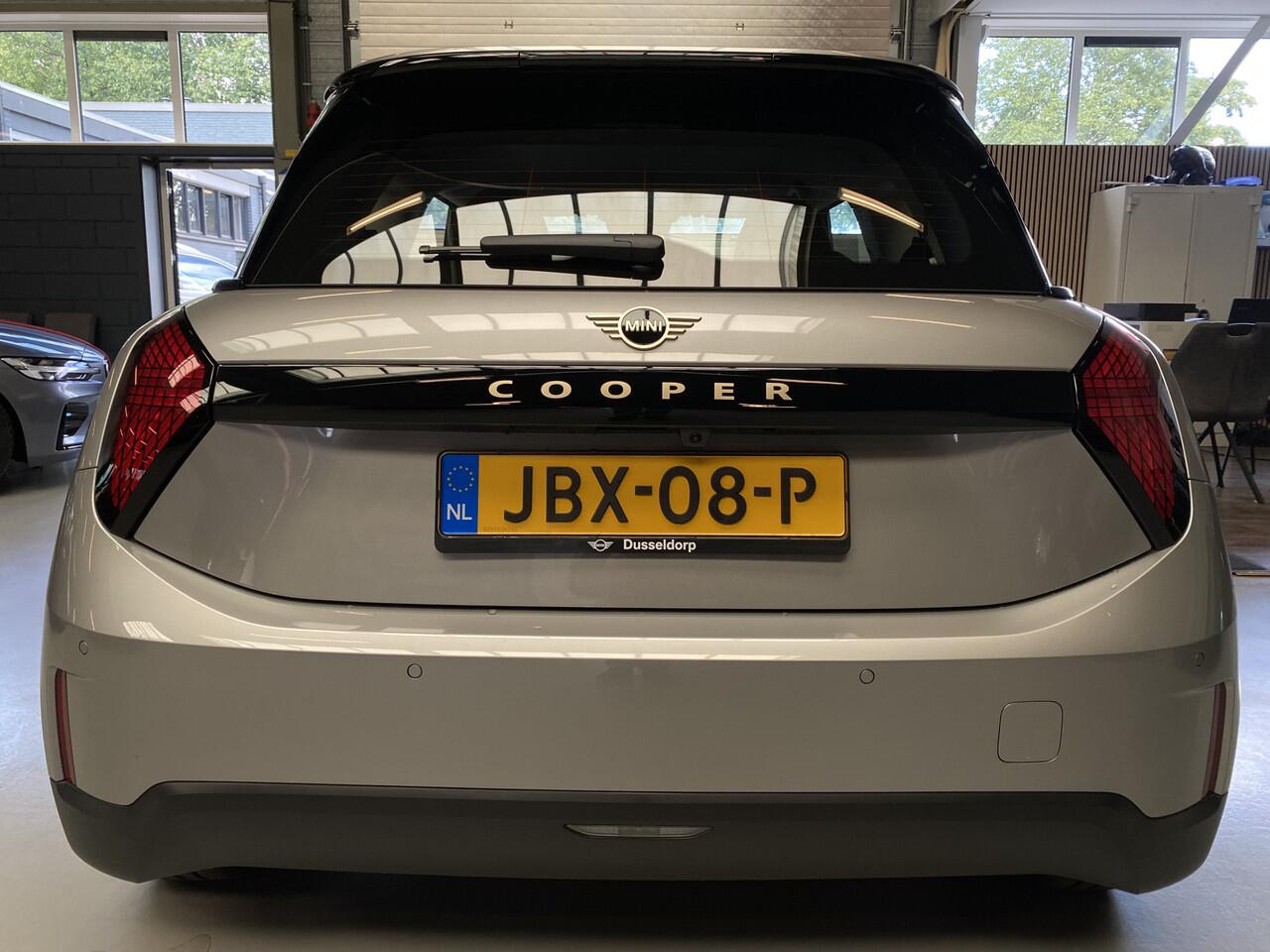 Mini COOPER Mini E Essential 40.7 kWh Nieuw, 17INCH