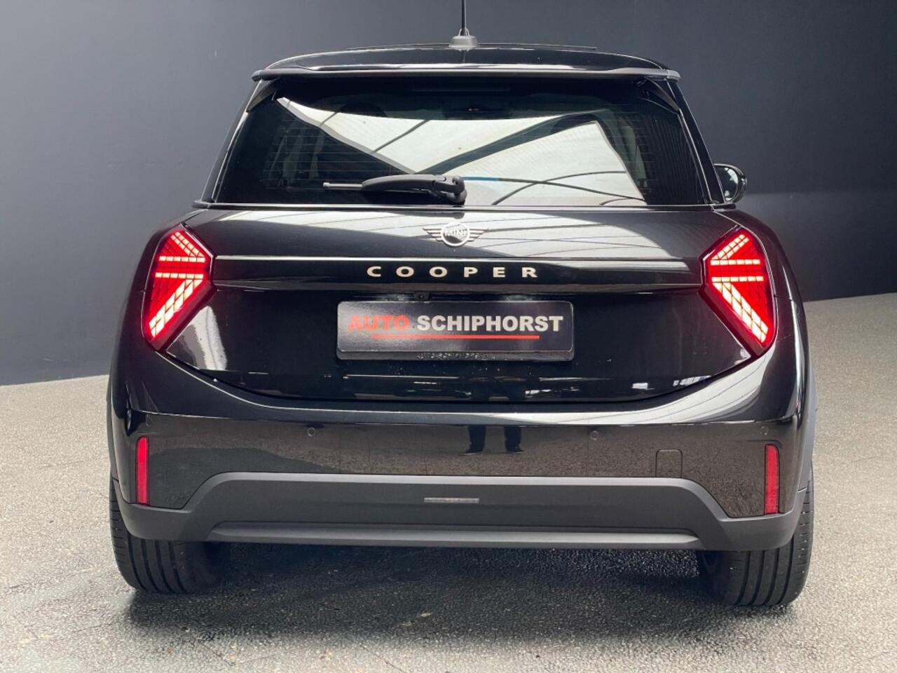 Mini COOPER Cooper 3-drs C 156pk Jcw 18 lmv Pano leer Key-less Head-up