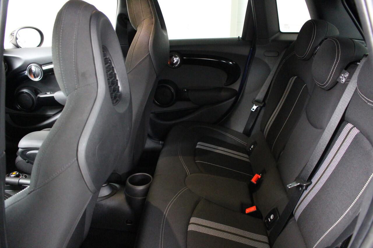 Mini COOPER Mini 1.5 Automaat JCW Pakket Navigatie | Led verlichting | Climate Control | Cruise Control