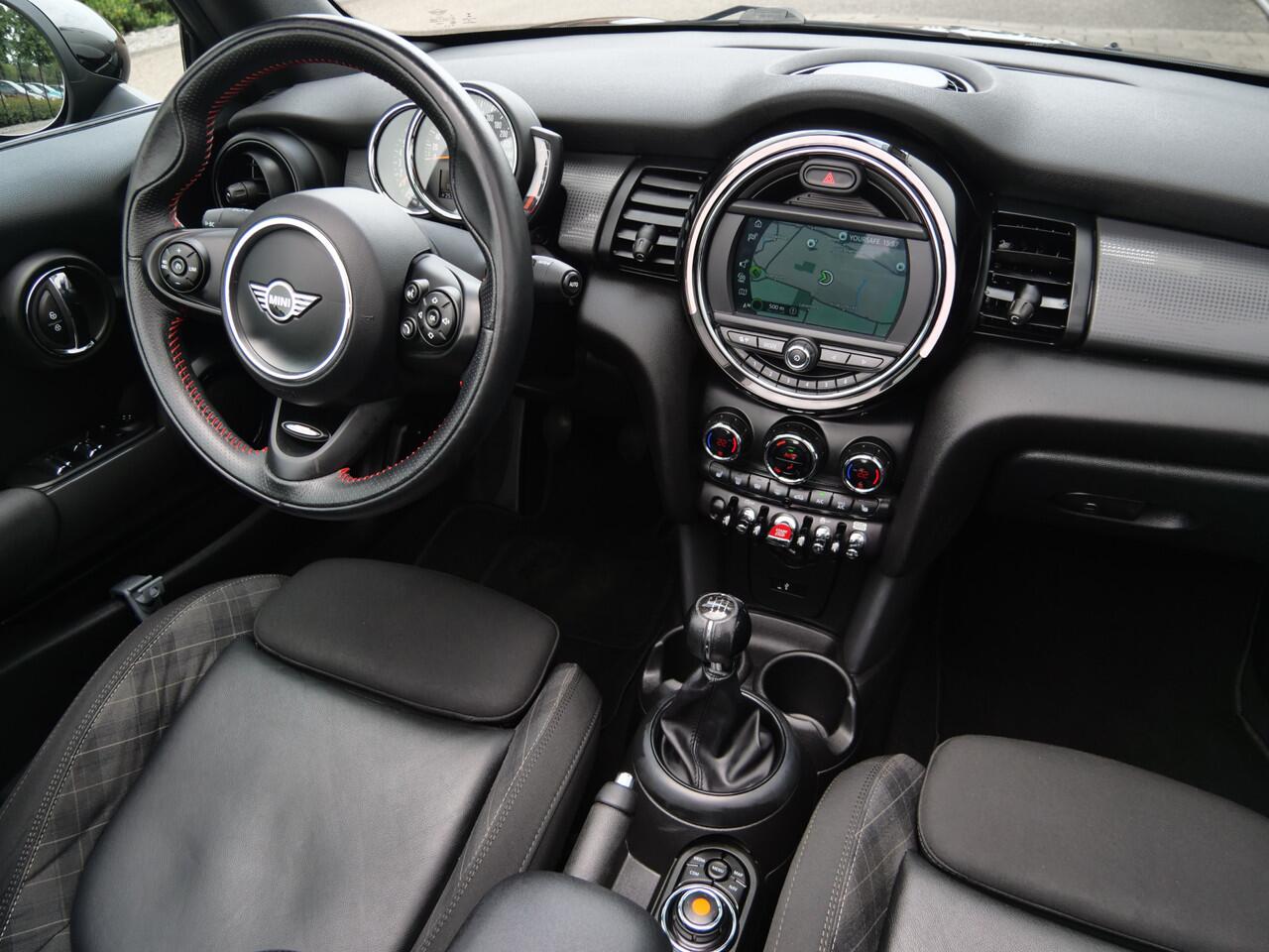 Mini COOPER Mini Cabrio 1.5 136pk Chili Stoelverwarming / Navigatie / Parkeersensoren