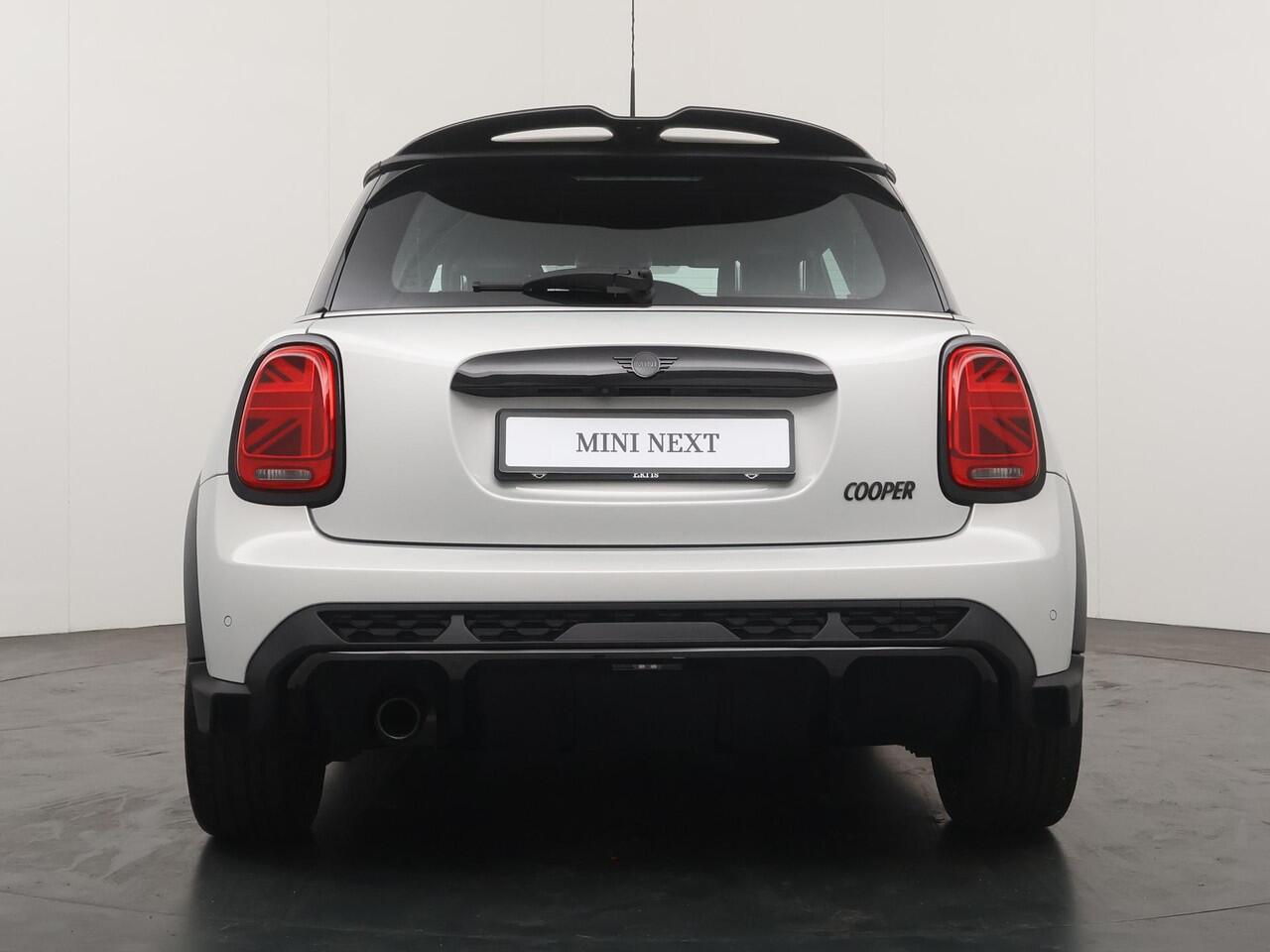 Mini COOPER 3-deurs JCW pakket | Cruise | Achteruitrijcamera | Stoelverwarming | Comforttoegang |