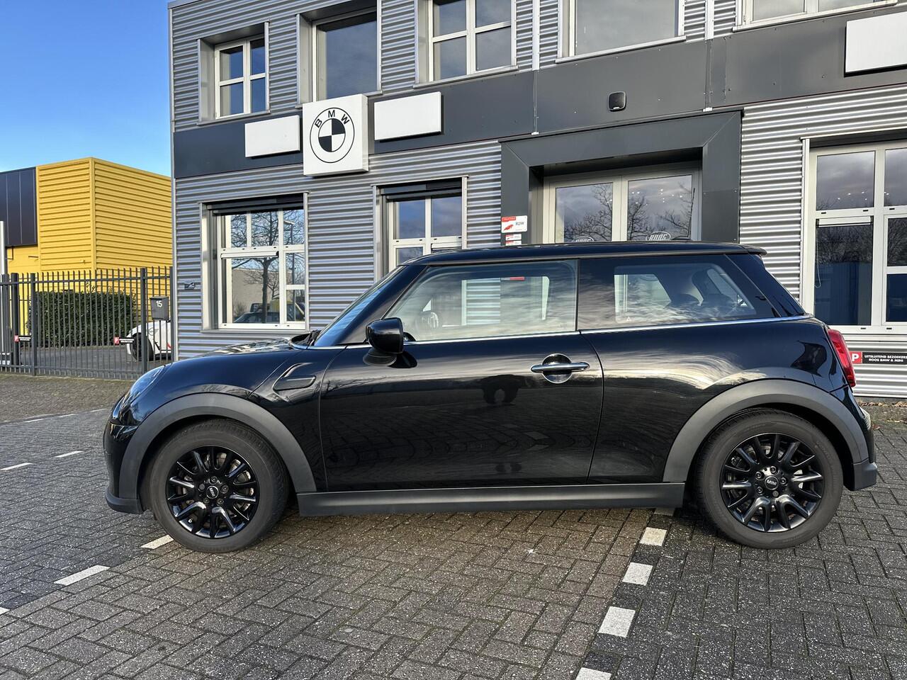 Mini COOPER 1.5 Essential Grote Navi & Apple Carplay