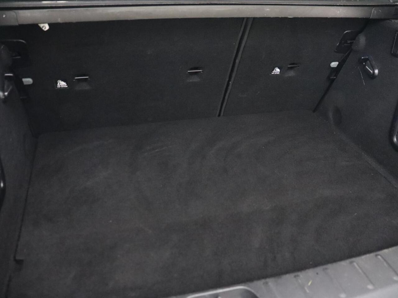 Mini COOPER CLUBMAN 2.0 S | 192pk | Panoramadak | Leder | Trekhaak | Carplay | Navigatie | Parkeerhulp | Full LED | Verwarmde voorruit | Getint glas